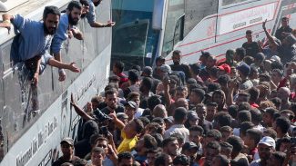 Israel começa a libertar presos palestinos Israel começa a libertar presos palestinos