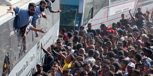 Israel começa a libertar presos palestinos Imagem referente a Israel começa a libertar presos palestinos