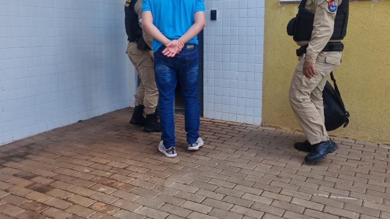 Rapaz é detido por violência doméstica no Esmeralda Rapaz é detido por violência doméstica no Esmeralda