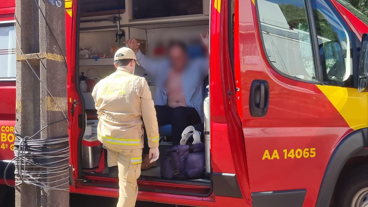 Homem é atingido por chapa de madeira no Alto Alegre
