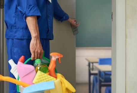 Cascavel abre licitação de quase R$ 40 milhões para serviços de limpeza em escolas municipais Imagem referente a Cascavel abre licitação de quase R$ 40 milhões para serviços de limpeza em escolas municipais