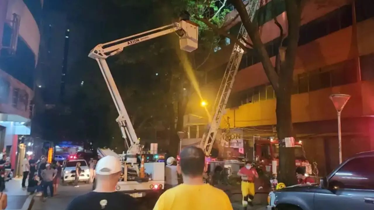 Briga e vazamento de gás deixam cinco mortos em prédio de Ciudad del Este; homem mata sócios a facadas e morre ao pular do 5º andar