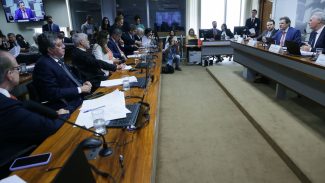 Haddad diz que cortar benefícios tributários é combater privilégios