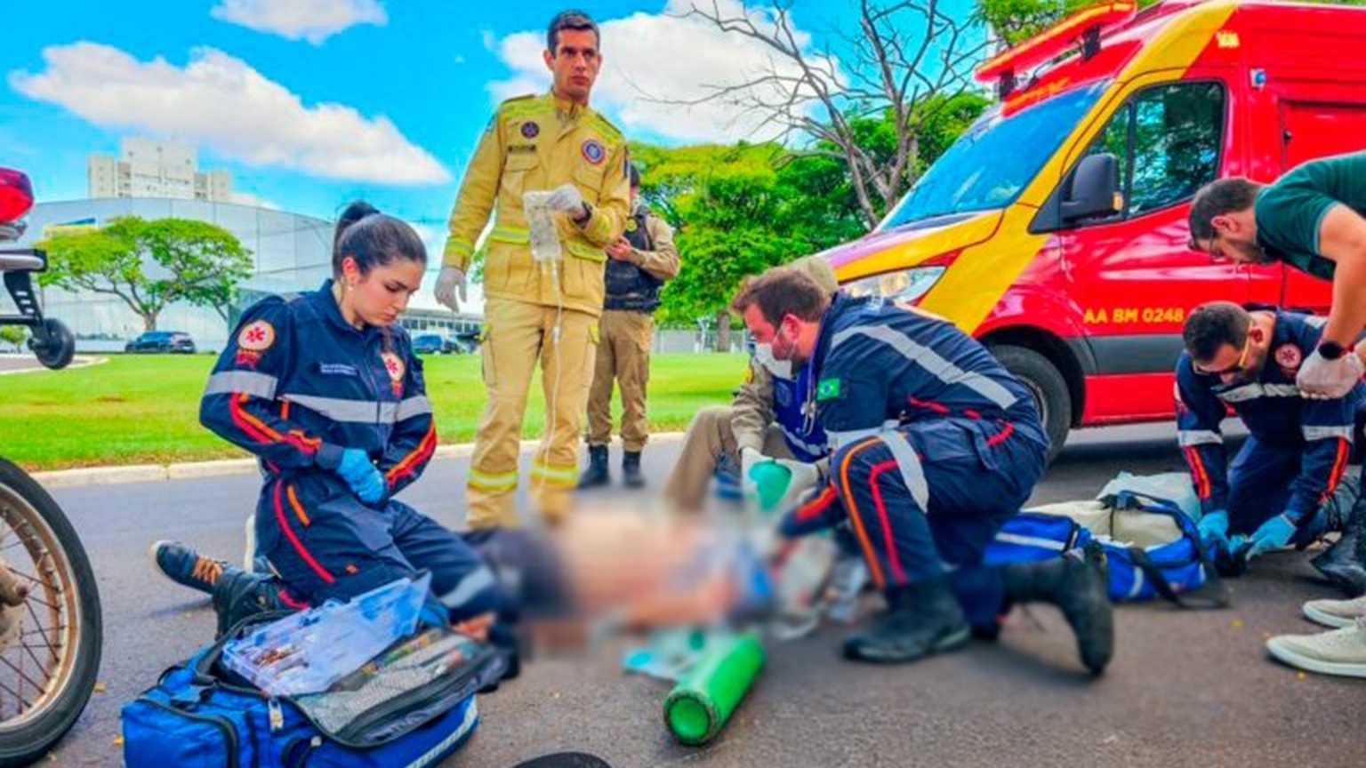 Motociclista tem capacete arrancado e sofre traumatismo em acidente no Norte do Paraná
