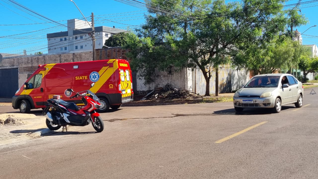 Carro e moto se envolvem em colisão no Pioneiros Catarinenses