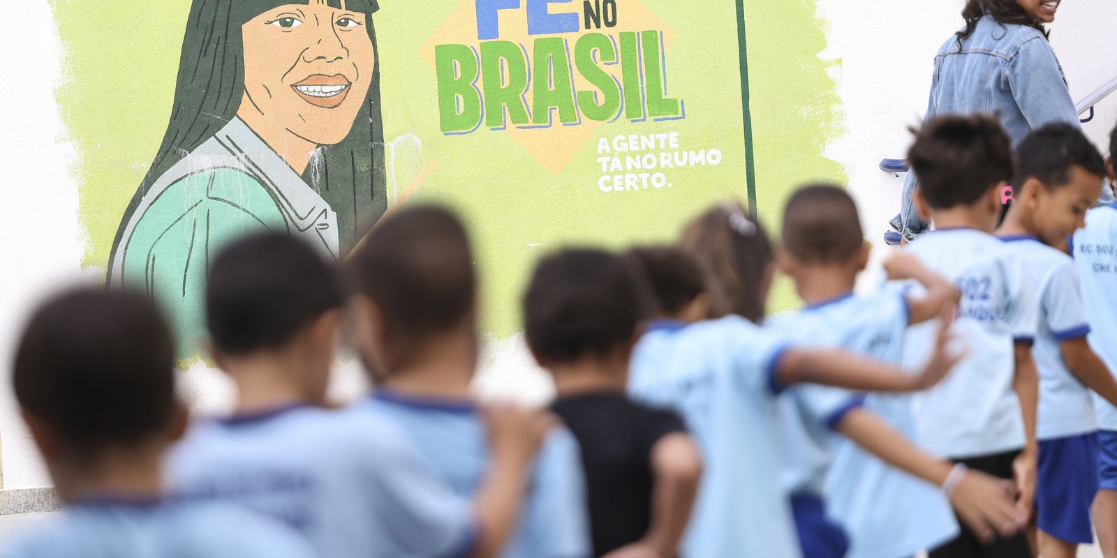 PNE: relatório sugere investimento de 7,5% do PIB para educação PNE: relatório sugere investimento de 7,5% do PIB para educação