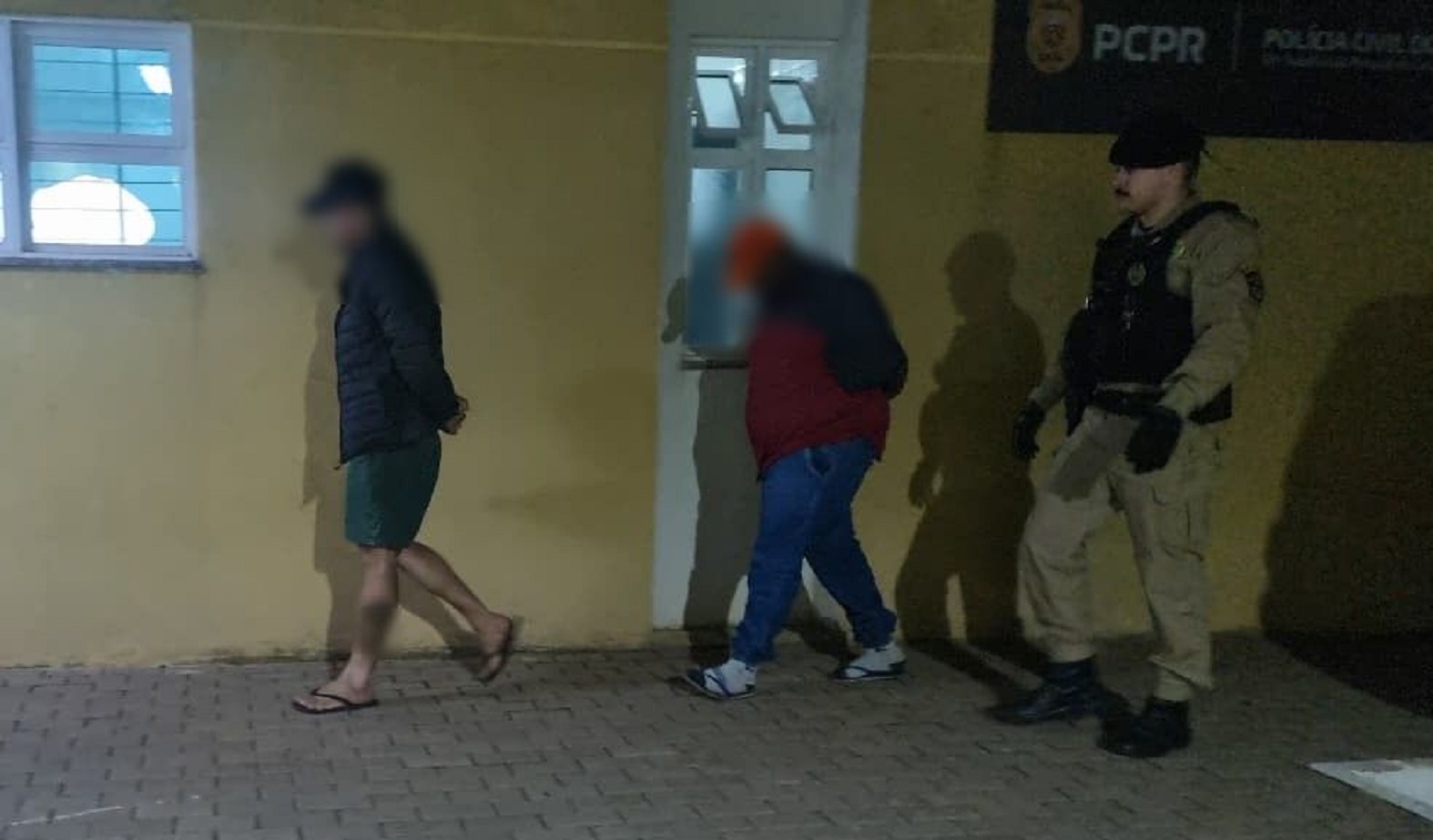 Tráfico de drogas: dupla é detida em flagrante com cocaína em Corbélia Tráfico de drogas: dupla é detida em flagrante com cocaína em Corbélia