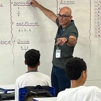 Imagem referente a Desafio dos professores é chamar atenção dos estudantes durante aulas