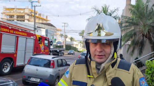 Imagem referente a Coronel do Corpo de Bombeiros elogia ato heroico de militares que salvaram vítimas de incêndio em Cascavel