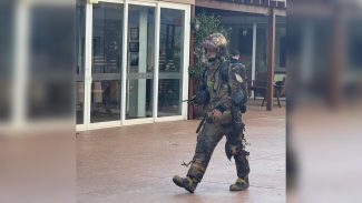 Sargento que salvou advogada presa em incêndio recebe alta e volta pra casa Sargento que salvou advogada presa em incêndio recebe alta e volta pra casa