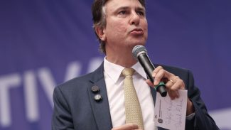 Ministro da Educação diz que professor tem que ser bem remunerado Ministro da Educação diz que professor tem que ser bem remunerado