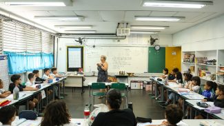 Professor pode pedir Carteira Nacional Docente a partir de amanhã Professor pode pedir Carteira Nacional Docente a partir de amanhã