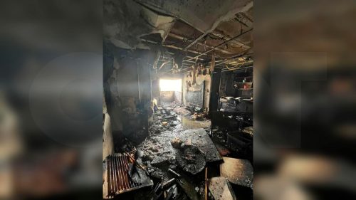 Imagem referente a Imagem mostra destruição total de apartamento atingido por incêndio no Edifício João Batista, em Cascavel