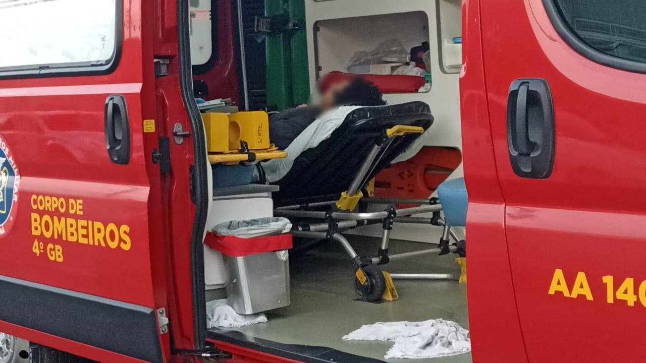 Acidente em cruzamento: ponto cego causa batida entre Uno e Twister