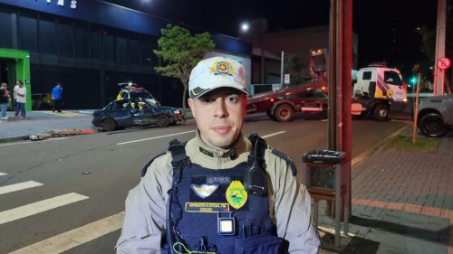 Dois condutores presos por embriaguez e um com CNH cassada: Aspirante Vidor fala sobre dinâmica de forte colisão no Centro Imagem referente a Dois condutores presos por embriaguez e um com CNH cassada: Aspirante Vidor fala sobre dinâmica de forte colisão no Centro