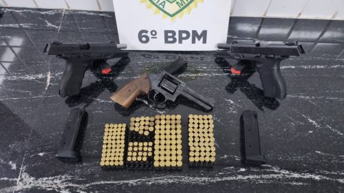 Homem de 39 anos é preso por porte ilegal de arma e violência doméstica em Cascavel Imagem referente a Homem de 39 anos é preso por porte ilegal de arma e violência doméstica em Cascavel