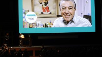 Mauricio de Sousa é homenageado na abertura da Mostra de Cinema de SP Mauricio de Sousa é homenageado na abertura da Mostra de Cinema de SP