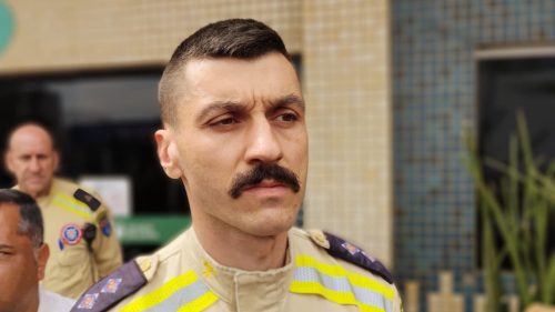 Imagem referente a Tenente fala sobre estado de saúde de bombeiros que salvaram mulher em apartamento incendiado no Country