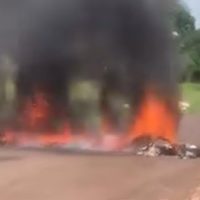 Imagem referente a Familiares queimam pneus e colchões em protesto contra mortes na Rua Ásia