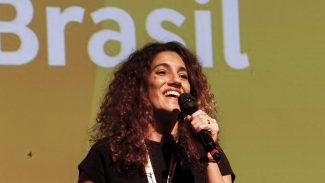 EBC: Antonia Pellegrino recebe Prêmio Amigos do Cinema Infantil EBC: Antonia Pellegrino recebe Prêmio Amigos do Cinema Infantil