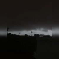 Cenário apocalíptico: Aproximação do temporal transforma o dia em noite em Cascavel Imagem referente a Cenário apocalíptico: Aproximação do temporal transforma o dia em noite em Cascavel
