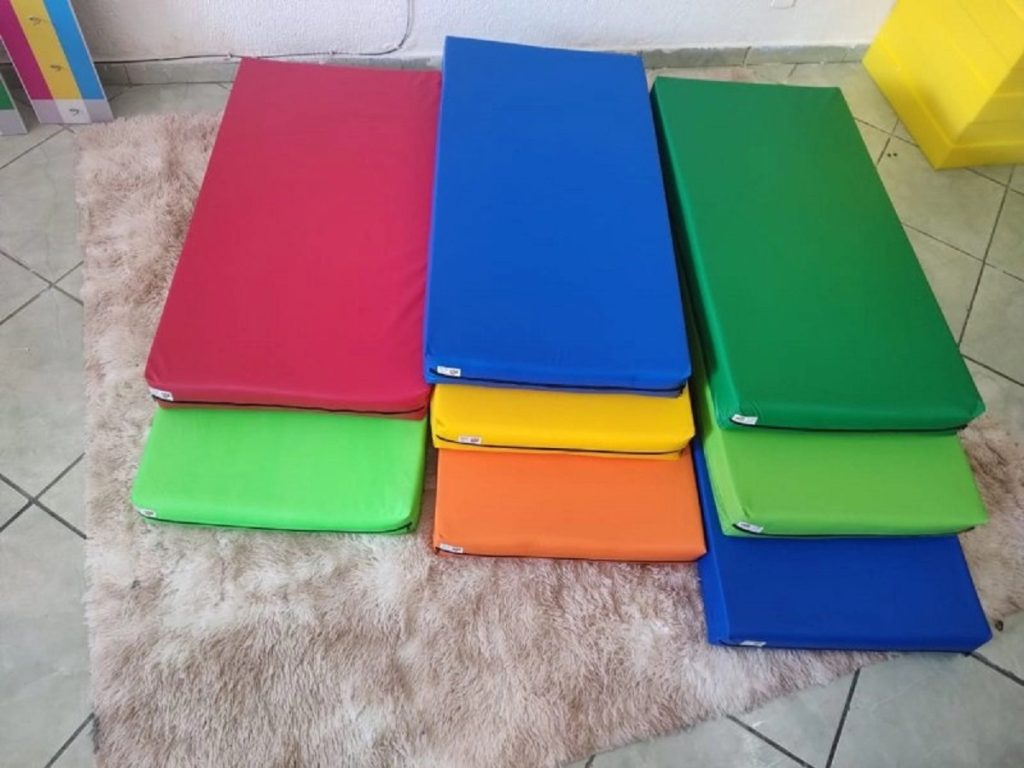 Compra de quase R$ 1 milhão vai garantir novos colchões e tatames para escolas municipais de Cascavel Compra de quase R$ 1 milhão vai garantir novos colchões e tatames para escolas municipais de Cascavel