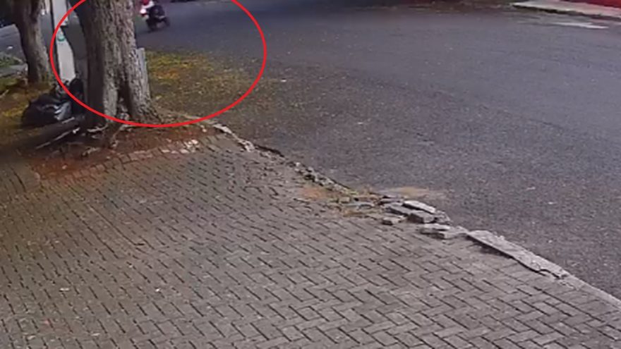 Câmera flagra furto de moto na Rua Pedro Ivo, em Cascavel