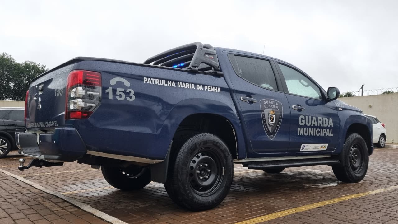 Homem é preso pela Guarda Municipal após romper tornozeleira e fugir durante abordagem em Cascavel