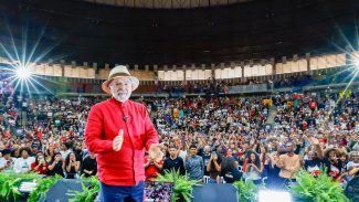 Governo anuncia investimento de R$ 108 milhões em cursinhos populares Governo anuncia investimento de R$ 108 milhões em cursinhos populares