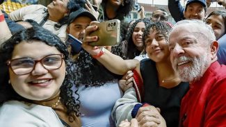 Lula: educação e política são pilares para país ter um futuro melhor