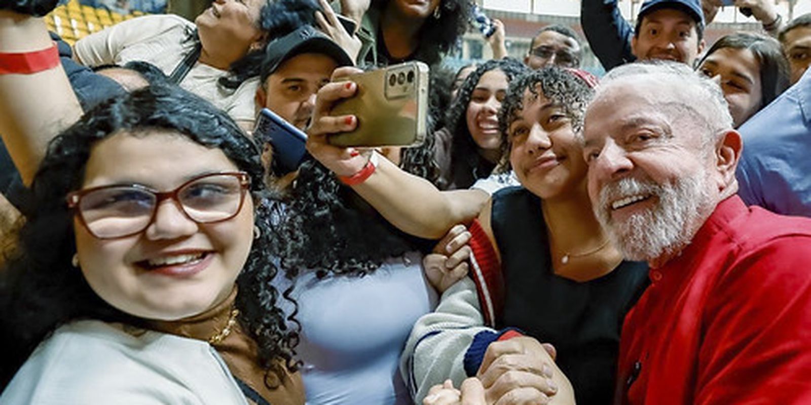 Lula: educação e política são pilares para país ter um futuro melhor Lula: educação e política são pilares para país ter um futuro melhor