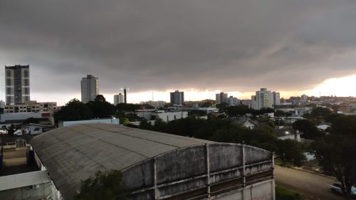Na Região Oeste, Cascavel foi a cidade mais afetada pela chuva e muitos consumidores ainda estão sem luz