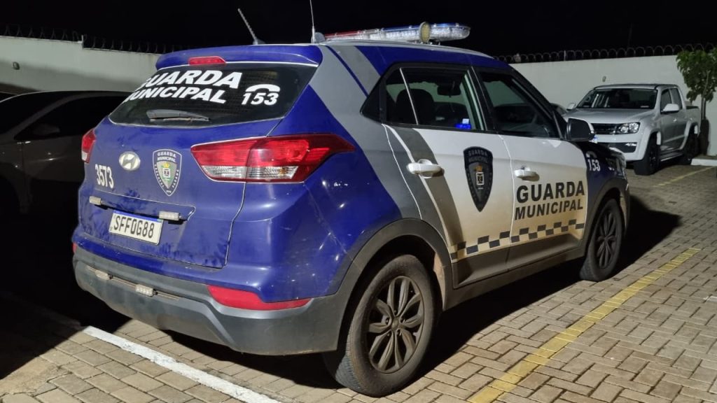 Homem em surto é preso pela GM em Cascavel com pena de 21 anos a cumprir