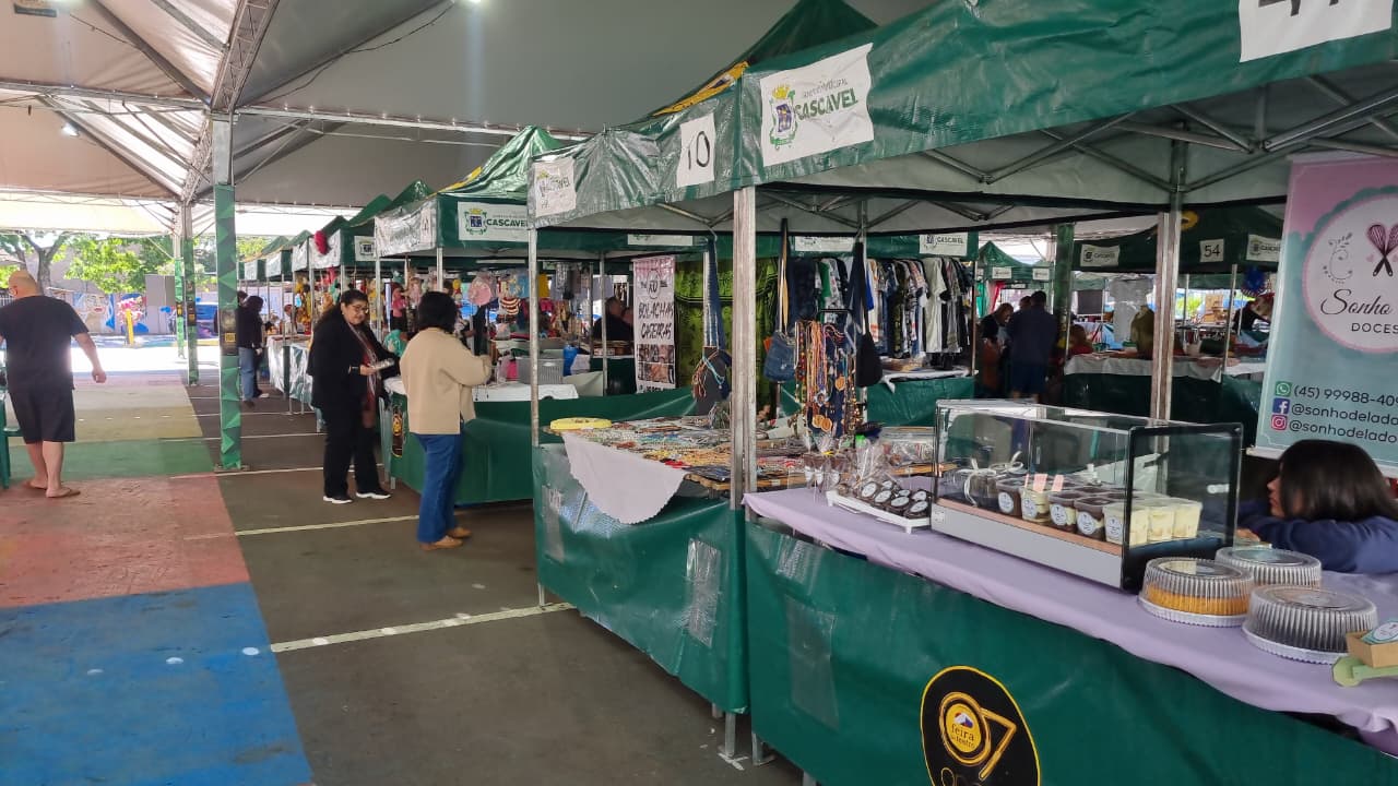 Feira do Teatro agita o domingo com lazer, gastronomia e artesanato em Cascavel