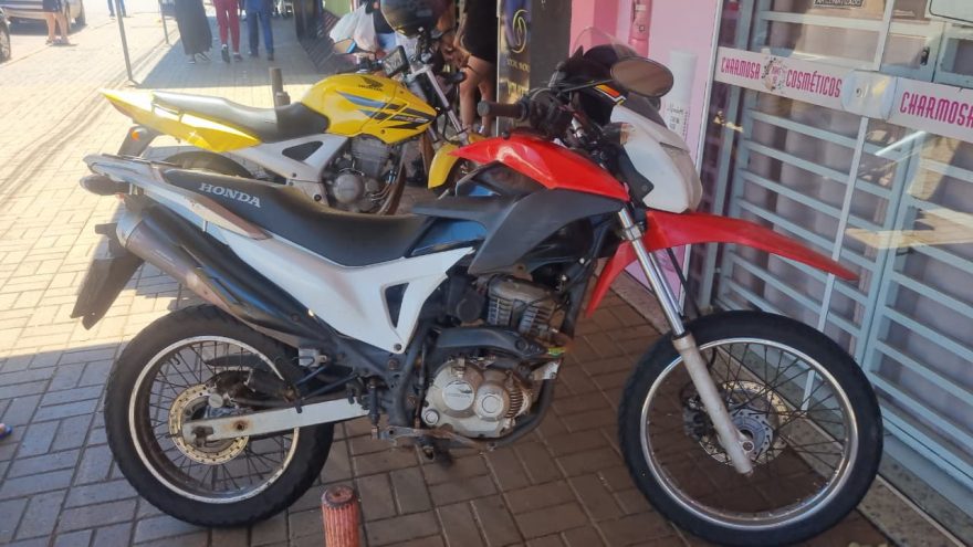 Batida entre Bros e Cruze na Rua Xavantes deixa jovem ferido