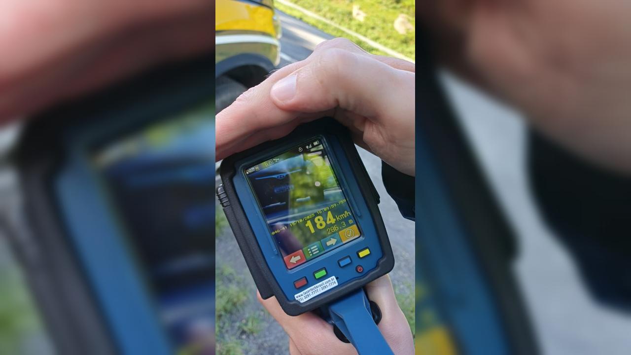 Motorista voa a 184 km/h na BR-277 e perde CNH