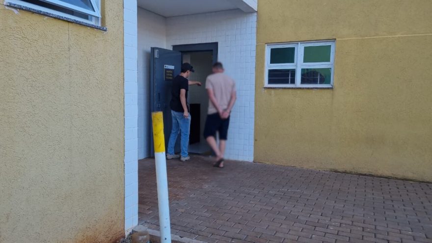 Setor Antidrogas do GDE flagra homem com maconha e cocaína no Jardim Padovani