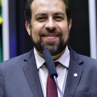 Imagem referente a Boulos diz que colocará governo na rua, ouvindo demandas populares