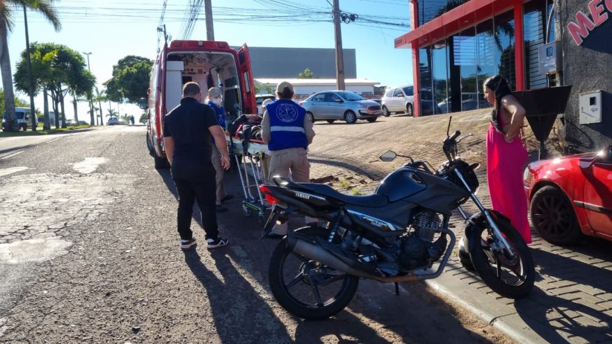 Motociclista fica ferido em acidente na Avenida Brasil, no Coqueiral