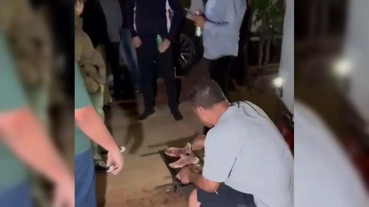 Churrasco e cerveja no velório: amigos realizam último desejo de Eltão