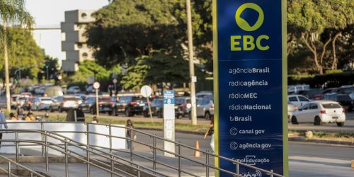 Agência Brasil e jornalistas da EBC recebem prêmio na área de economia Imagem referente a Agência Brasil e jornalistas da EBC recebem prêmio na área de economia