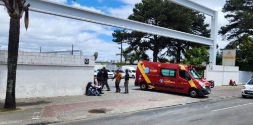 Viga de concreto com 2 toneladas desaba e esmaga pernas de trabalhador