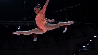 Flávia Saraiva vai à final da trave no Mundial de Ginástica Artística
