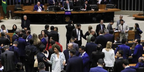 Câmara aprova urgência para votar direito à bagagem de mão gratuita Imagem referente a Câmara aprova urgência para votar direito à bagagem de mão gratuita