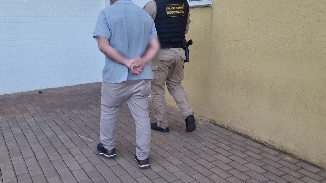 Entregador de cesta básica é detido por embriaguez ao volante na PRc-467 em Cascavel Entregador de cesta básica é detido por embriaguez ao volante na PRc-467 em Cascavel