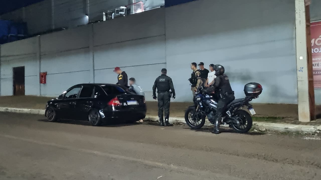 Abordagem na Rua Panamá termina com detenção de motorista com maconha Abordagem na Rua Panamá termina com detenção de motorista com maconha