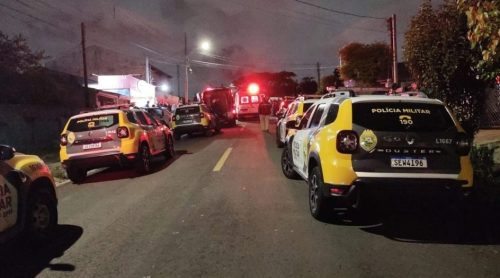 Crime brutal! Homem não aceita fim de relacionamento e mata esposa a facadas na frente dos filhos