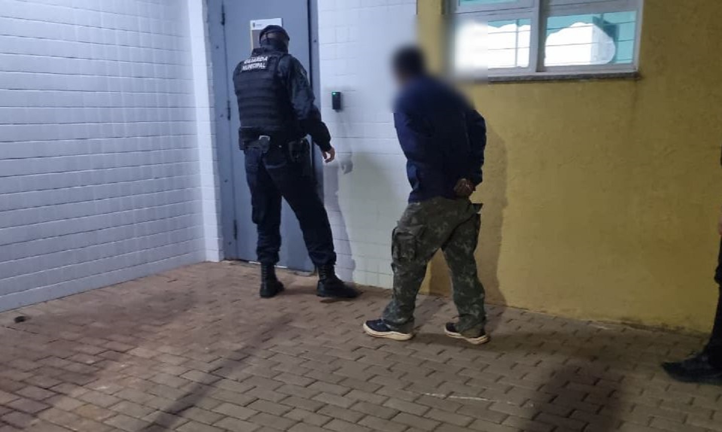 Foragido por roubo é capturado pela Guarda Municipal no bairro Floresta
