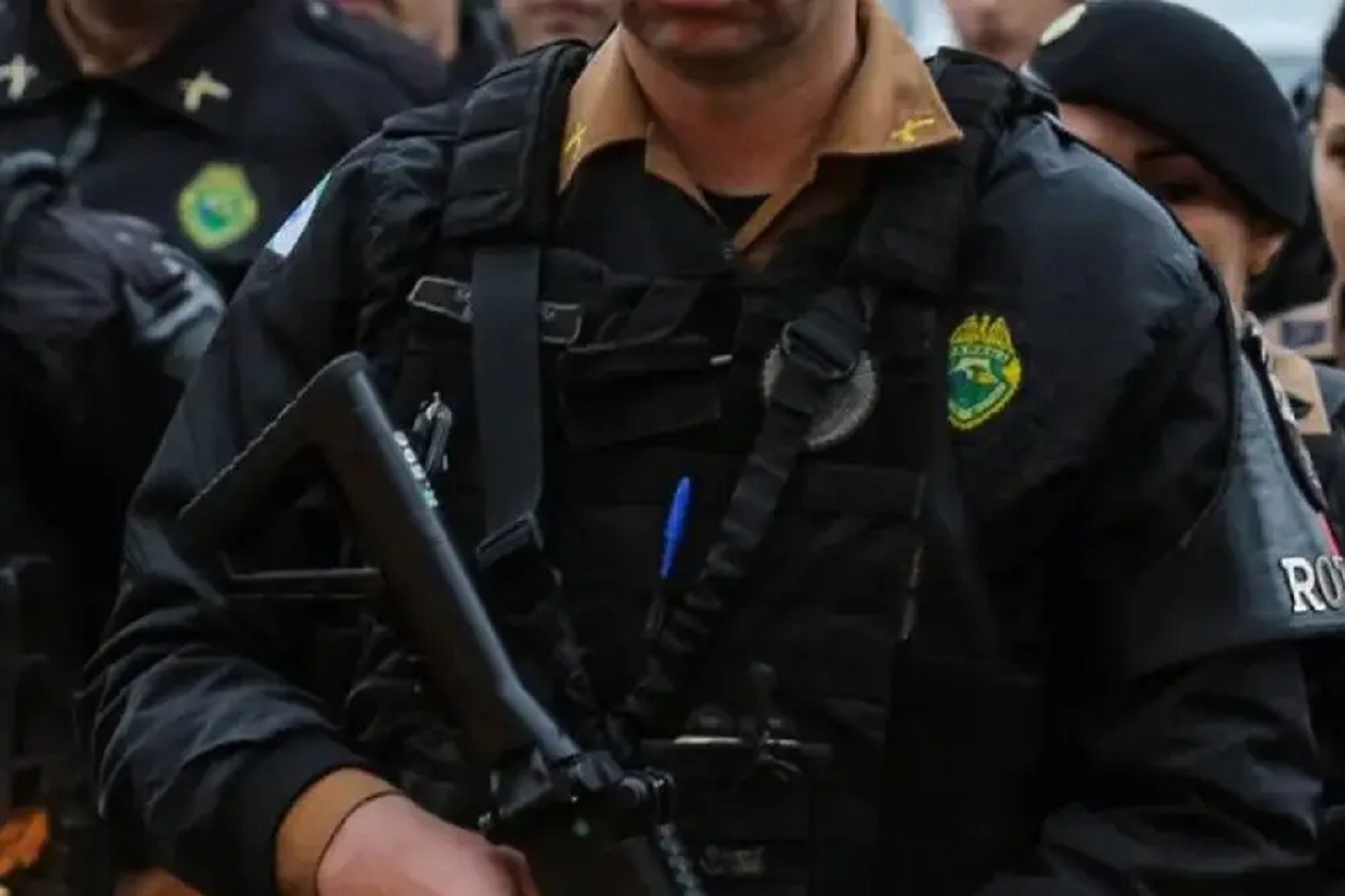 Van com carga de R$ 30 mil em roupas é levada por criminosos em Umuarama