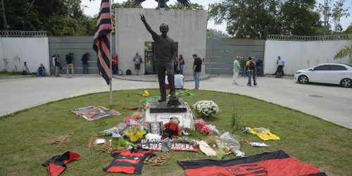 Justiça absolve sete acusados de incêndio e mortes no Ninho do Urubu Imagem referente a Justiça absolve sete acusados de incêndio e mortes no Ninho do Urubu